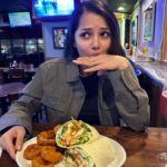 Vinitha Jaganathan Instagram - My different food moods 💁🏼‍♀️🙋‍♀️🙅🏻‍♀️🙆🏻‍♀️ #notafoodie