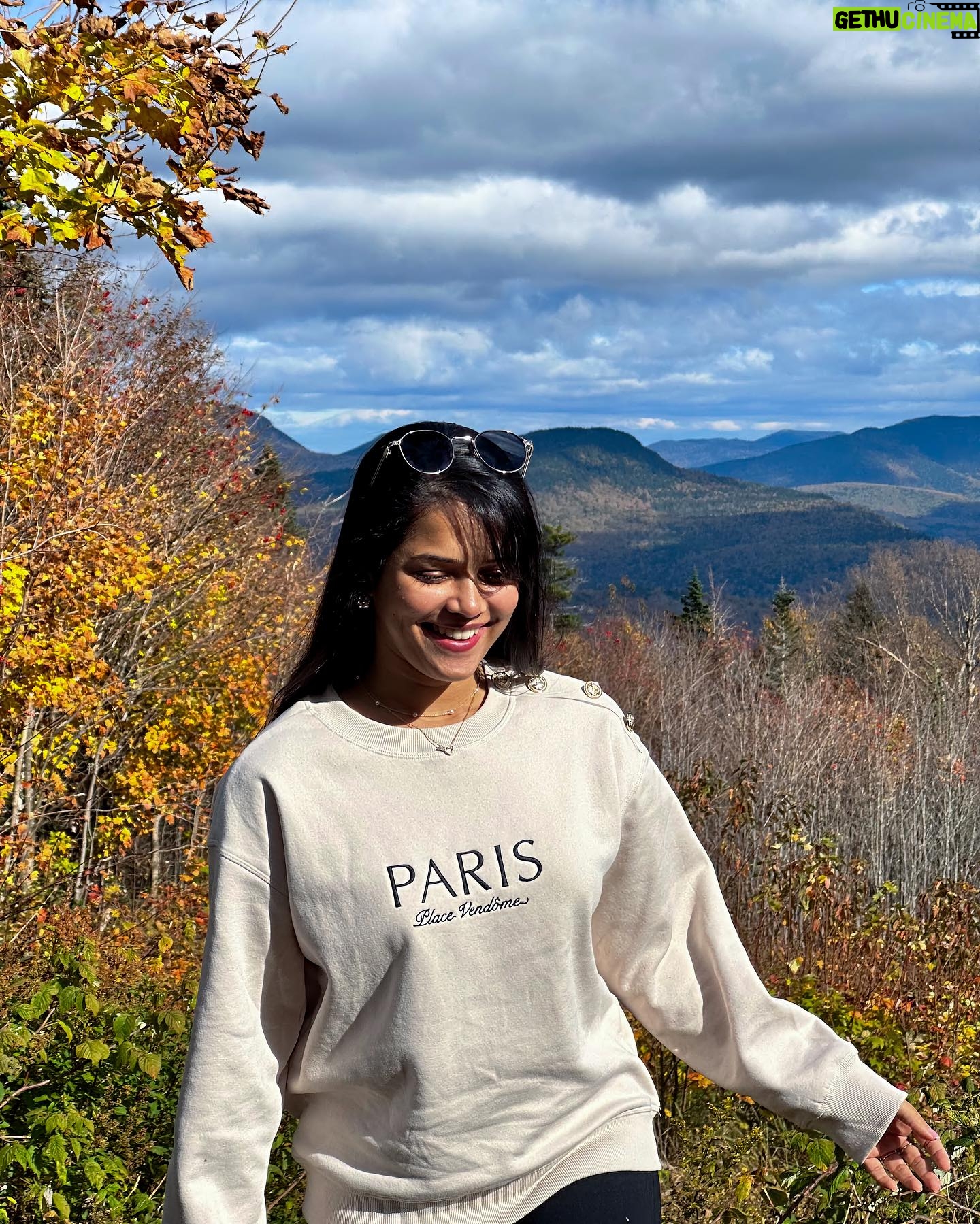 Vinitha Jaganathan Instagram - On a scale of 1-5 which one is 10? Swipe left ππ» . . . . . . . . . . #me #pose #travel #ootd #outfits #dress #love #usa #canada #tamil #telugu #india #atlanta #atlantagirls #nowyouknow #insta #instagood #bollywood #instadaily #instafashion #free #fly #flyaway #photooftheday #dump