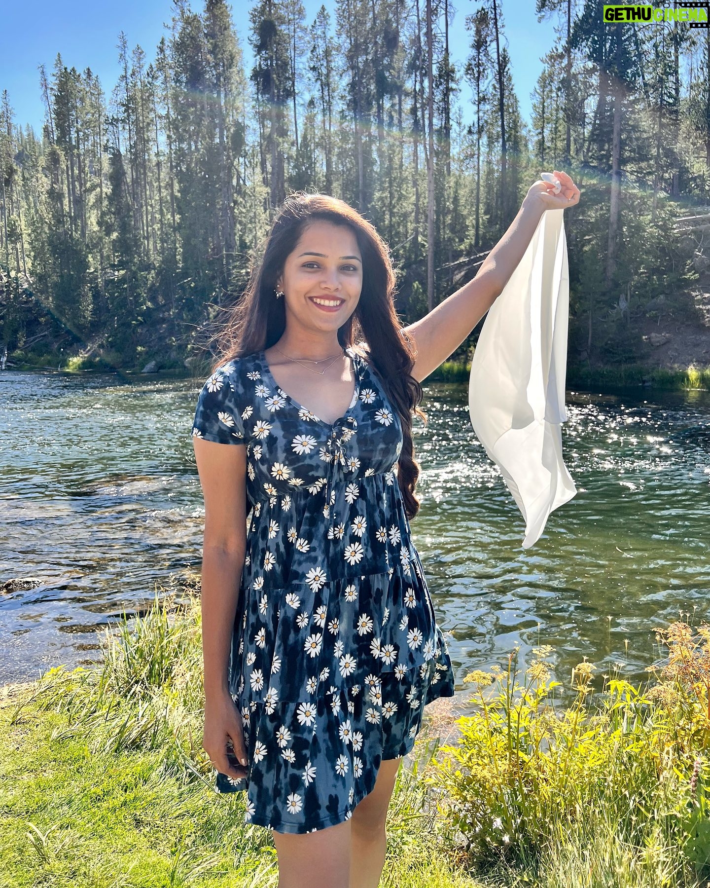 Vinitha Jaganathan Instagram - ✨Keep smiling😍 . . . . . #smile #love #nature #naturephotography #naturelovers #dress #style #goodvibes #instagood #instagram