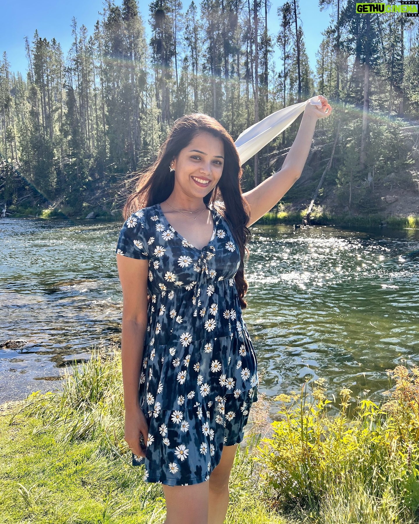 Vinitha Jaganathan Instagram - ✨Keep smiling😍 . . . . . #smile #love #nature #naturephotography #naturelovers #dress #style #goodvibes #instagood #instagram