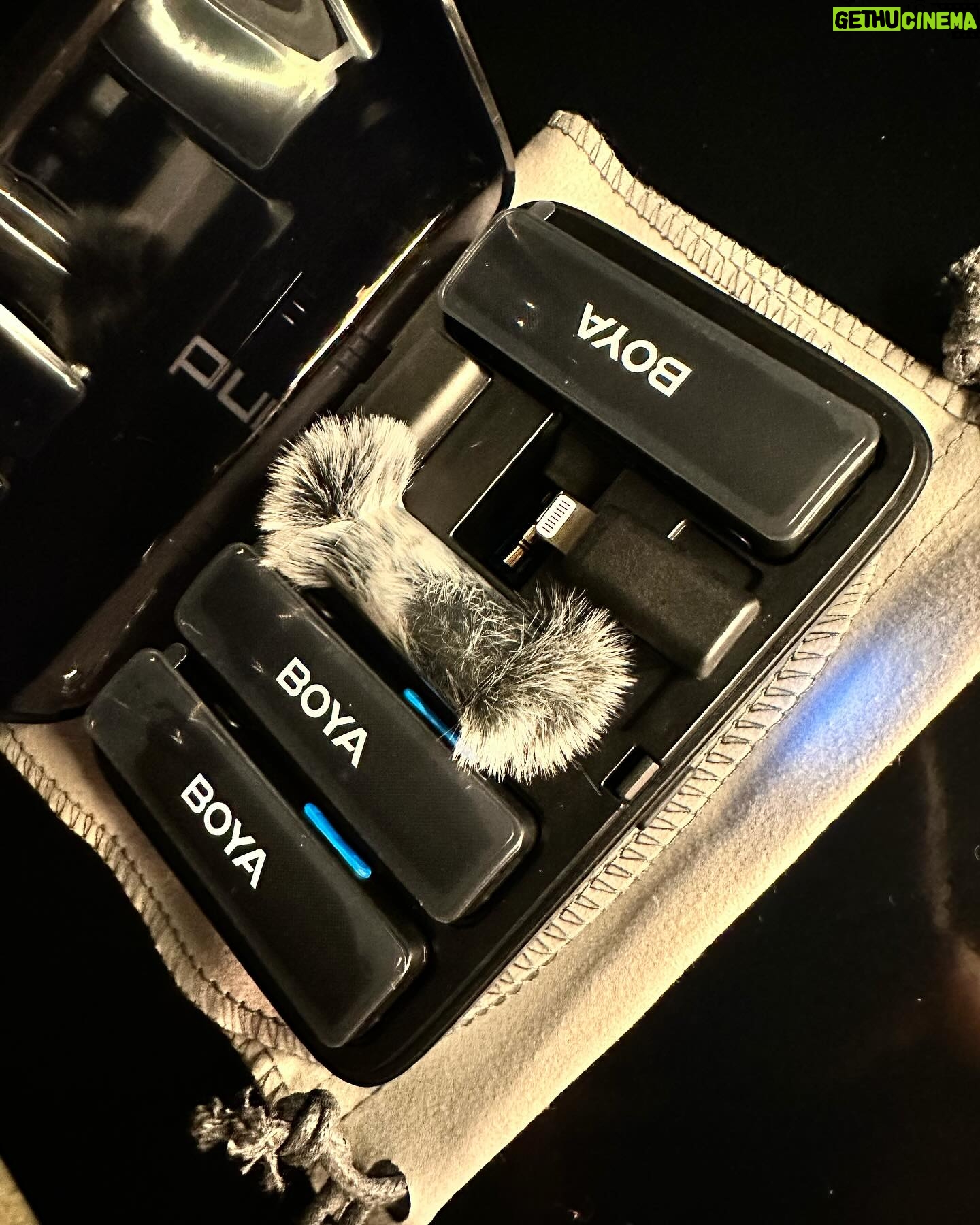 Vinitha Jaganathan Instagram - Sound like a professional with BOYALINK - All-in-one Design Wireless Lavalier Microphone. This contains 3 adapters(USB-C, Lightning, and 3.5mm TRS connectors) that fits for android and iOS devices and the battery life is up to 30 hours. The key features are - All-In-One Storage, Fits All Scenarios - Ultra-Long Battery Life - Ready for Use Right Out of the Case - One Step to Open the Noise Reduction Function - Sound Like a Professional - Charge Your Device While in Use - Customize the Sound You Want - Dual-Channel Recording - Automatically Frequency-Hopping Technology, Powerful Anti-Interference - User-Friendly Buckle Design https://www.boya-mic.com/product/boyalink #ad #wireless #microphone #boya #boyalink #sponsored #electronics #record #recording #noise #batterylife