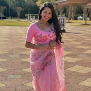 Vinitha Jaganathan Instagram - 🌸🌸🌸
Gorgeous saree @say_yes_india