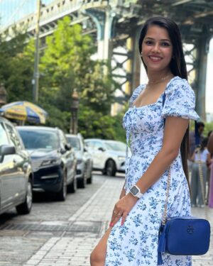 Vinitha Jaganathan Instagram - 🤍💙
.
.
.
.
.
.
#dumbo #brooklyn #bridge #newyork #nyc #new #outfitoftheday #instagood #instafashion #instadaily #ootd #love #smile #goodvibes