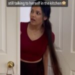 Vinitha Jaganathan Instagram - Why mom’s always do this 😂🙈 Relatable??? @indumathijaganathan10 @jaganathandivya @sweh_artistry . . . . . . #mom #love #anger #argument #kitchen #food #instagood #instagram #instadaily #reels #reelsinstagram #reelitfeelit #content #creative #influencer #desi #smile #lol #fyp #goodvibes