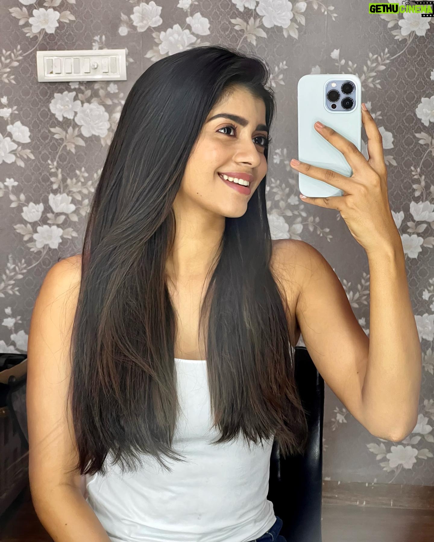 Vinsu Rachel Sam - 10.2K Likes - Atrocities of a hair product shoot 🙋♀️
Disclaimer - I have extensions added , but I’m manifesting this thicc hair. Please God , TIA
.
The hair magic creators @rachelstylesmith