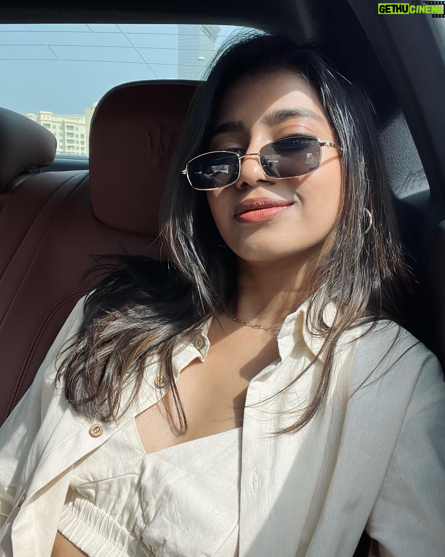 Vinsu Rachel Sam - 14.5K Likes - I call this series - ‘Sunglasses in a Car’
Wow. Genius ✅
.
.
#sunglasses #summer #trending #sunisout #tropical