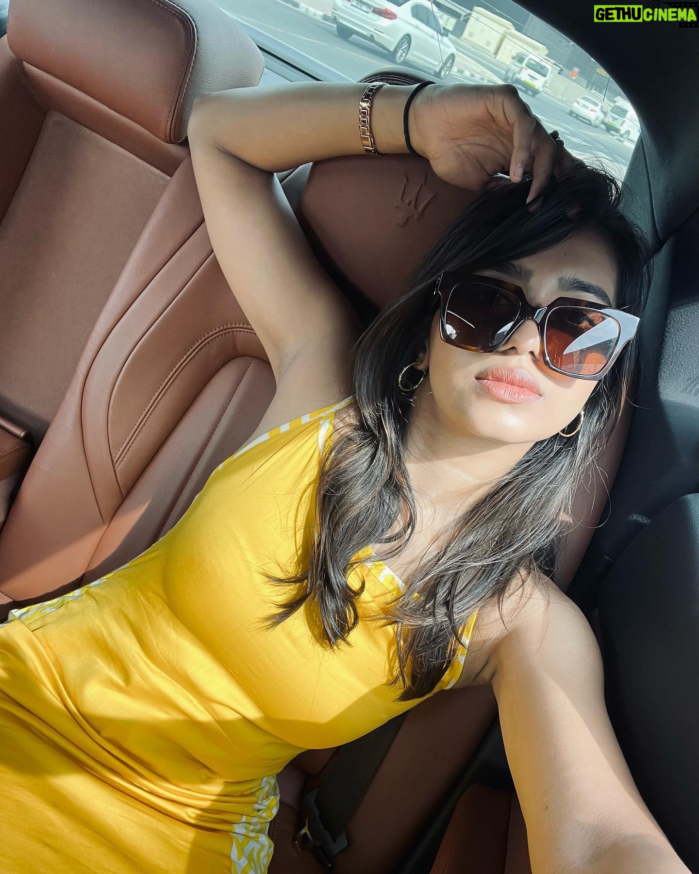 Vinsu Rachel Sam - 14.5K Likes - I call this series - ‘Sunglasses in a Car’
Wow. Genius ✅
.
.
#sunglasses #summer #trending #sunisout #tropical
