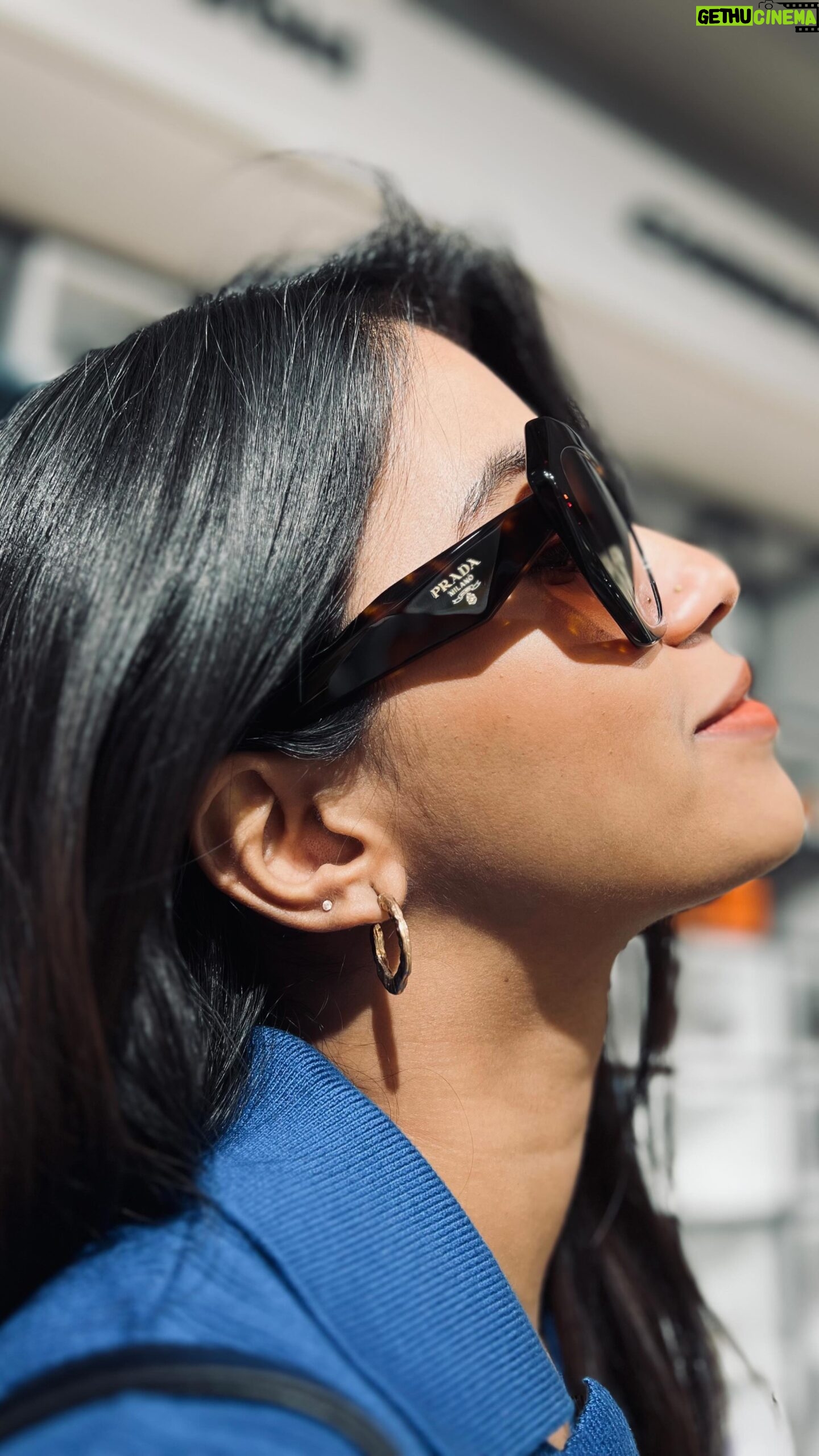 Vinsu Rachel Sam - 16.4K Likes - Wore glasses for 13 years, so it’s safe to say that I’m obsessed with wearing sunglasses post my LASIK.
Have to make up for all the years I couldn’t wear them 🤓
This has also driven me to be a boujee biatch because apparently I like only ‘Prada’ and ‘Ferragamo’ now , god help my bank account🥲
@turakhiaopticianschennai has plenty of collections in all these brands, including D&G, Burberry, Armani Bvlgari etc. They’ve also just opened a new and improved store in Anna Nagar 🤩
Happy shopping!
#Turakhia #Optician #Sunglasses #TrendySunglasses #Chennai #ChennaiInfluencer #ChennaiBlogger