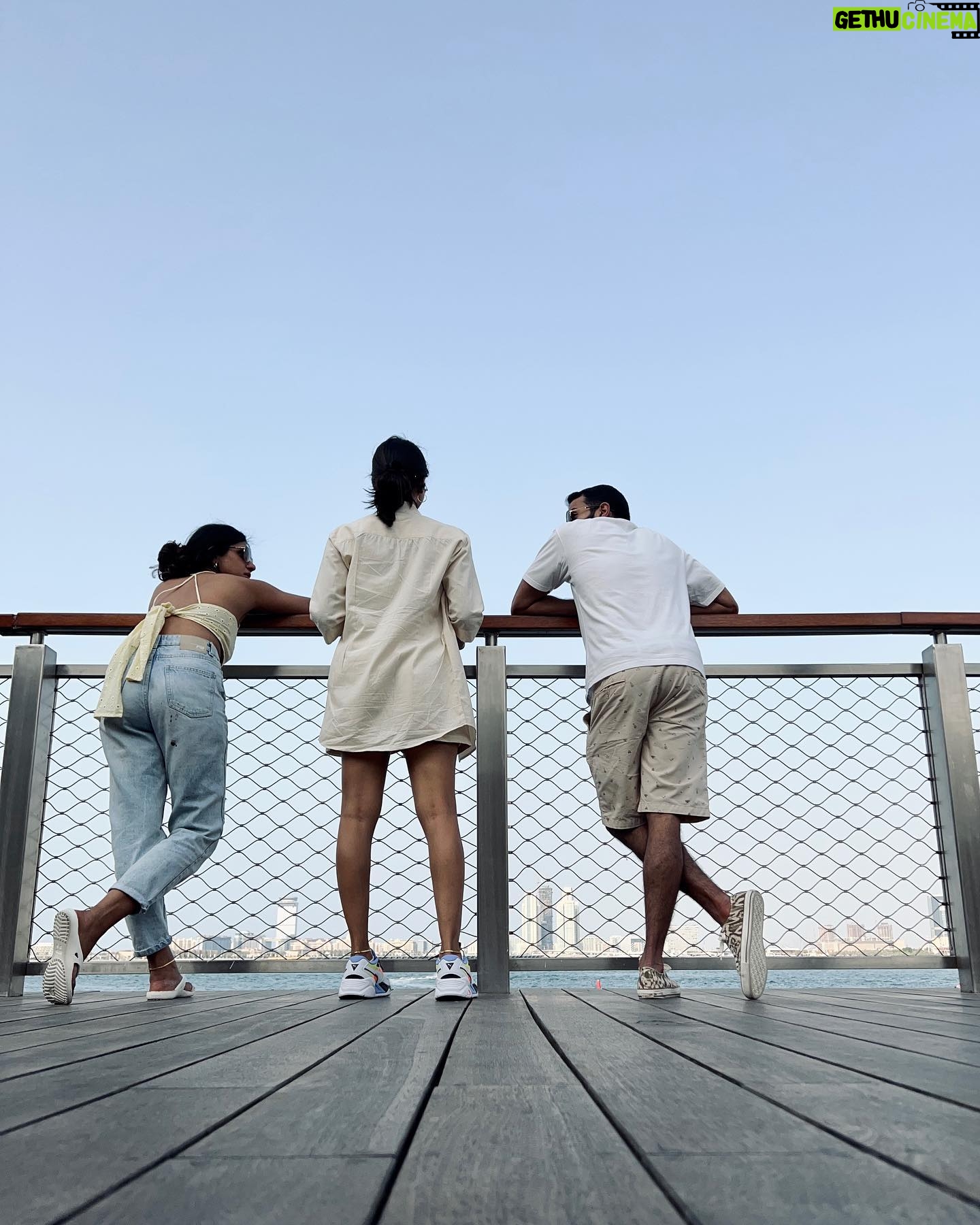 Vinsu Rachel Sam - 12.3K Likes - Dropping an album real soon x
.
.
Wearing @tadkabymadhu
#vacation #homeawayfromhome #fambam