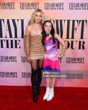 Violet McGraw Instagram - I am still in disbelief!! Grateful doesn’t seem like a big enough word. Thank you so much to everyone who made last night happen for me. It’s a “core memory” now for sure. #tstheerastourfilm @taylorswift  @taylornation 
#tstheerastour

Makeup: @robertti 
Hair: @_douglasjack 
Styling: @veronica.graye 

Jewels 
@betseyjohnson 
@coeur_de_lion_jewellery

Fit @area

Shoes @thursdayboots