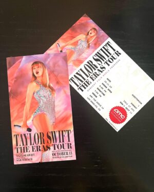 Violet McGraw Instagram - I am still in disbelief!! Grateful doesn’t seem like a big enough word. Thank you so much to everyone who made last night happen for me. It’s a “core memory” now for sure. #tstheerastourfilm @taylorswift  @taylornation 
#tstheerastour

Makeup: @robertti 
Hair: @_douglasjack 
Styling: @veronica.graye 

Jewels 
@betseyjohnson 
@coeur_de_lion_jewellery

Fit @area

Shoes @thursdayboots