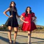 Violet McGraw Instagram - Loved getting to spend the evening with my good friends at @esxentertainment and watching their 10th movie for @netflix. I was lucky enough to be in two of them. #bennettswar and #ibeleiveinsanta #holidayinthevineyards is now streaming on @netflix Dress: @mamalumaofficial