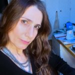 Virginia Cavendish Instagram - Um fim de tarde de reflexão. Depois de uma manhã surpreendente. ✨🌷✨ Com um elenco todo feminino, fizemos uma leitura da peça Hedda Gabler, que montei em 2006. Muitas memórias, muita discussão sobre protagonismo feminino, sobre os direitos da mulher nos dias atuais, o tanto que avançamos e onde ainda precisamos avançar. Sobre Ibsen e dramaturgia. Tem coisa melhor?Que dia lindo, obrigada , Girls, vocês são demais! Pena que não fizemos fotos! Mas nem tudo na vida é para as redes sociais! (Essa música, o adágio de Barber, fazia parte do espetáculo) #heddagabler #teatro #ibsen #feminismo #virginiacavendish