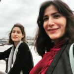 Virginia Cavendish Instagram - Além do teaser do #oAutodaCompadecida2, hoje também saiu essa linda matéria da Tábata Uchoa para o @jornaloglobo | @colunaplay | @anna.luiza.santiago. Uma entrevista que começou falando sobre tabalhos, mas que também passou por temas importantes de minha vida. Obrigada, Tábata, pela delicadeza nas palavras e no entendimento. Adorei! Obrigada a toda a equipe.🌹 🔗 A matéria completa já está disponível no site oglobo.globo.com/play. Vai lá conferir e me conta o que achou!!! ✨😁✨ 📸 foto 1: @brunacastanheira #virginiacavendish #autodacompadecida #autodacompadecida2 #cinemabrasileiro #comedia #filme #filmebrasileiro #arianosuassuna