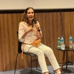 Virginia Cavendish Instagram - Que alegria de encontro! Encontro para falar de cinema e do nosso amor pelo cinema. Somos apaixonados! Nossa sessão do filme “Através da Sombra” na mostra de cinema foi lindo . Desde 2016 eu não via o filme em tela grande. A alegria da confirmação de ter produzido junto com @mariadulcesaldanha um grande filme de @walterlimajroficial . A estrada foi longa, teve muita dificuldade, muito medo e muita coragem. A alegria de ter conseguido fazer um filme tão bonito! 🌷🌷🌷🌷🌷🌷🌷 Na primeira foto junto comigo e Walter; Alice Andrade.