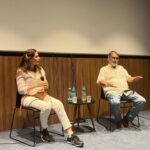 Virginia Cavendish Instagram - Que alegria de encontro! Encontro para falar de cinema e do nosso amor pelo cinema. Somos apaixonados! Nossa sessão do filme “Através da Sombra” na mostra de cinema foi lindo . Desde 2016 eu não via o filme em tela grande. A alegria da confirmação de ter produzido junto com @mariadulcesaldanha um grande filme de @walterlimajroficial . A estrada foi longa, teve muita dificuldade, muito medo e muita coragem. A alegria de ter conseguido fazer um filme tão bonito! 🌷🌷🌷🌷🌷🌷🌷 Na primeira foto junto comigo e Walter; Alice Andrade.