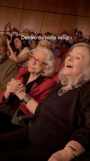 Virginia Cavendish Instagram - No dia de hoje ver uma comunhão tão alegre onde a harmonia salta aos olhos me enche a alma. Hoje, que é um dia de pausa e introspecção, esse vídeo ressalta a importância de celebrar a vida em qualquer idade. Porque não existe idade para ser feliz. Para viver o presente, que é única coisa que temos de real. 
Que possamos durante o dia de hoje, renovar nosso compromisso com a nossa alegria interior. Alegria de ser quem nós somos. De estarmos vivos.
Mesmo nos momentos difíceis não deixa sua  luz se apagar.
Nada é para sempre. Nem os grandes tormentos, nem as maiores alegrias. 

———-_______————-______

(Esse vídeo foi gravado num show beneficente de Adriana Calcanhoto na @abletras_oficial em homenagem aos 80 anos da escritora @rosiska_darcy. No vídeo junta com Fernanda Montenegro)

Feliz Páscoa!
✨🙏🏼🌷✨

Via (@adrianacalcanhoto)
 
#VirginiaCavendish #AdrianaCalcanhoto #FernandaMontenegro #RosiskaDarcy #SextaFeiraSanta #Reflexão