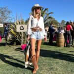 Virginia Da Cunha Instagram - “Gracias a la vida que me ha dado tanto. Me ha dado la risa y me ha dado el llanto Así yo distingo dicha de quebranto Los dos materiales que forman mi canto Y el canto de ustedes que es mi propio canto Gracias a la vida que me ha dado tanto. “