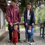 Virginia Da Cunha Instagram - CHAUCITO 👋 Aterricé al alba en Mendoza después de 10 días a puro amor, ternura y travesuras en familia en la hermosísima tierra de Bariloche. Agotada y muy feliz y agradecida por la familia que tengo y el mundo que nos rodea. Ahora intentaré una siestita que en unas horas la Reina del Sunset va a musicalizar los viñedos de Bodega Casarena. Beixinhoss