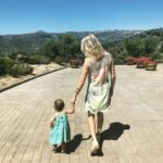 Virginia Da Cunha Instagram – THEA 🎂❤️💫

Hoy cumple años una de mis personas favoritas del mundo, mi sobrina Thea. Armé este album con momentos inolvidables a lo largo de los 8 años transcurridos.
Disfruté tanto buscarla por el cole o arte donde me esperaba con un cuadro para mi. Bailamos juntas y la ayude a sacar su primer single “Future Unicorns”. Inolvidables las preparadas coquetas para salir a pasear y  a comer sushi, nuestros encuentros en viajes y dormidas que terminaban conmigo en el piso. Te amo Thea, a seguir disfrutando y creando!