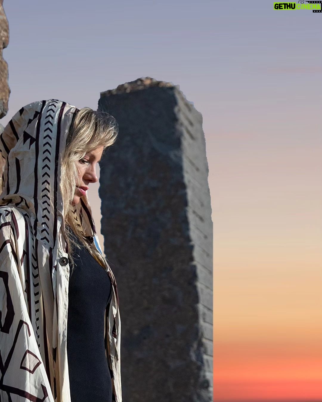 Virginia Da Cunha Instagram - Artist new release "kundalini Dance" @hila.sudamerica @virginiadacunha live in all platforms
