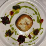 Virginia Da Cunha Instagram - San Rafael Arcángel Antes del 1400 la familia de mi Papá vivía al norte de Portugal y se dedicaba al cultivo de frutos y vid. Aún hoy está su primo haciendo vinho verde. De ahi que nuestro Adn se conecte con el mundo vitivinícola y con el amor a la naturaleza. Por eso resonamos tanto con San Rafael y con la familia que construyó Rebaños posada.. admiro profundamente a las personas que nos invitan a a volver a lo natural; que hacen las cosas sanamente y bien aunque eso, en este país, es lo que menos apoyo recibe. Recordé algo que siempre se dijo en mi casa: La Tierra no nos pertenece, nosotros le pertenecemos a la Tierra. En fin.. este viajecito maravilloso fue mi regalo de cumple a mi Papá y quedamos con el cuerpo y alma llenitos! Gracias. Les mando un abrazo y Feliz Viernes!!