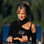 Virginia Da Cunha Instagram - MUSICA MEDICINA 🌿 Hace más de 11 años empecé a ser Dj y siempre diciembre fue un mes de puro movimiento, musicalizando múltiples eventos de variados rubros. Este año por primera vez el trabajo se dió más en la creación de nuevos sonidos y propuestas que tienen que ver con la sanación, la conexión con nuestra esencia y la integración de la naturaleza. Con un celebrar más consciente y libre. De eso se tratan algunas de las próximas fechas: 4/12 Mendoza 15/12 Club del Vino, Mendoza 16/12 Cacao Dance @hotel_spa_termascacheuta 20/12 @lapiscufestok San Luis