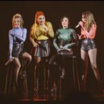 Virginia Da Cunha Instagram - M U S I C A POR S I E M P R E Un 22 de noviembre del 2001, pisé por primera vez un escenario de manera profesional y la música pasó a ser el mejor trabajo que nunca pude haber imaginado. Un camino de pura exploración y creatividad, donde mi Ser se fue reflejando en diversas canciones mientras crecía. Un comienzo totalmente inesperado.. que salió de una cajita feliz y aparentaba ser de juguete pero se transformó en algo inmenso, en esperanza e inspiración de muchas generaciones. Después vino la etapa rebelde, la energía masculina en su máxima expresión, la necesidad de gritarle al mundo “soy libreee, puedo ser quien quiera!” Esa misma rebeldía me llevo a viajar y seguir sola; empezar otra vez de cero con algo nuevo. En el 2013 me hice Dj pero nunca dejé de componer; al tiempo grabé un disco solista integrando vivencias y sonidos del mundo entero. Hoy que vivo mirando a la montaña, la música que ha sido siempre mi medicina, se alinea con la voz de la naturaleza y los poderes ancestrales que se están despertando en mí. Qué lindo es no saber cual será el próximo capitulo de esta maravillosa forma de vida. Mientras haya música… feliz dia!