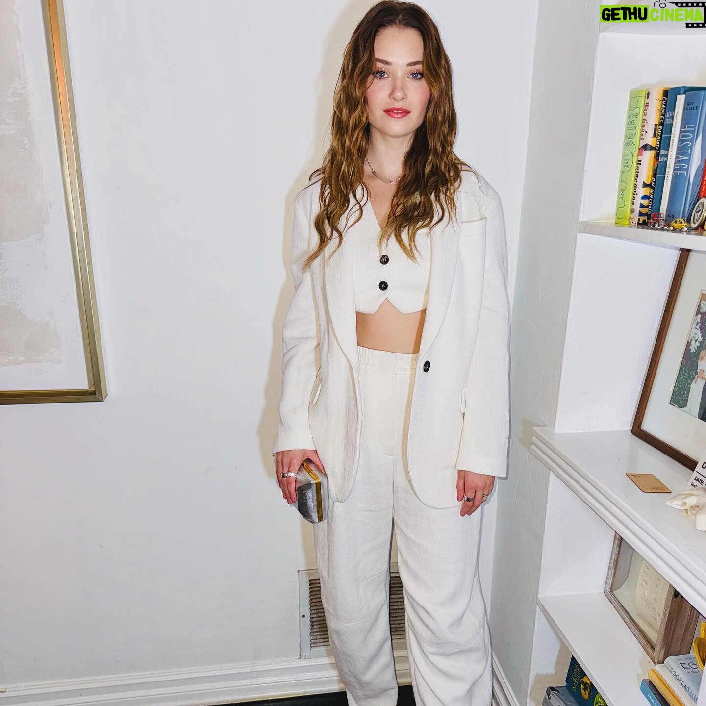 Virginia Gardner Instagram - Head to toe @brunellocucinelli_brand pt 2 😘