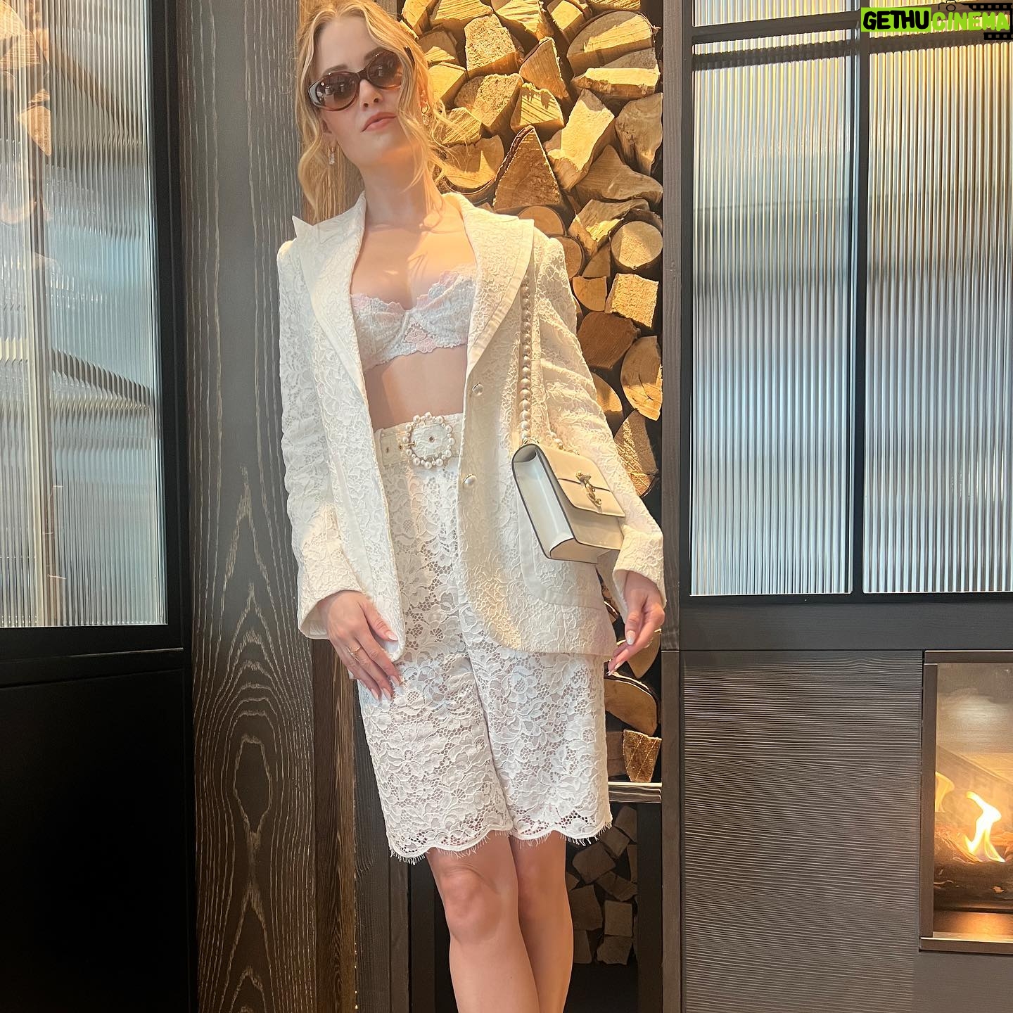 Virginia Gardner Instagram - One new piercing and five countries later we’ve wrapped the beautiful disaster press tour! SO much fun meeting so many of you and so excited for you all to see the film. Special thank you to my stylist @zadriansmith for helping me look so much cooler than I am 😎