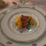 Virginie Conte Instagram - Dîner dans la sublime boutique du Faubourg St Honoré de la maison @rogervivier aux côtés d’ @inesdelafressangeofficial J’ai un coup de cœur pour ces slingbacks 💛 Le butter yellow sera partout cette saison - j’adore cette tendance et vous ?