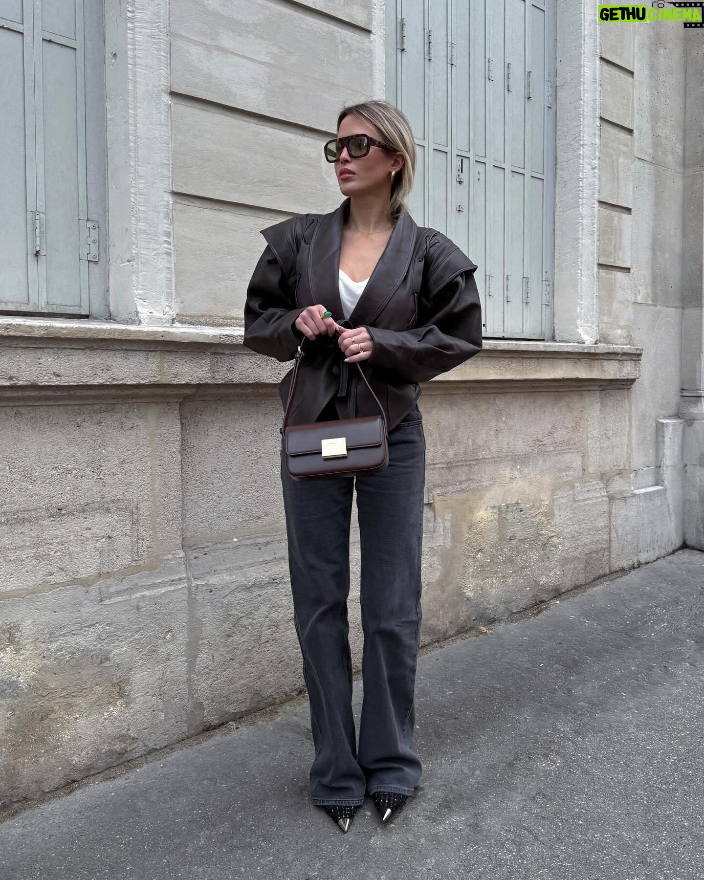 Virginie Conte Instagram - Elevated your look with @drejani jacket . . #parisienne #outfitinspo #streetstyle #parisianchic