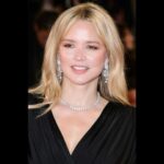Virginie Efira Instagram - @festivaldecannes 🖤✨