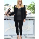 Virginie Efira Instagram - #LAmourEtLesForets de @ValerieDonzelli au @FestivalDeCannes ❤️❤️ @ysl • @anthonyvaccarello @cartier @charlottetilbury