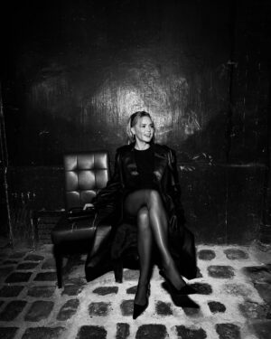 Virginie Efira Instagram - @anthonyvaccarello 🖤 @ysl
📸 @rudymarmet