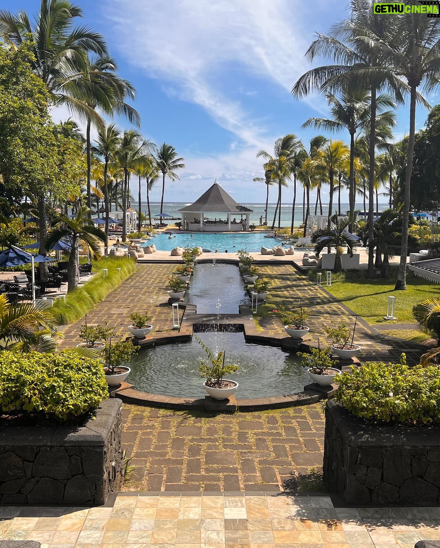 Virginie Efira Instagram - Maurice forever and ever 🇲🇺☀️🏝️ Best place ❤️ @heritage_letelfair
