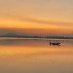 Vishavpreet Kaur Instagram - Beautiful sunset at dal lake…. Every hour you have new scenic beauty to capture… always beautiful 🤩 #beautifulkashmir #dallake #sunset #mirzaghalib #shayari #lovinglife