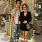 Vishavpreet Kaur Instagram - Mein kya likhon iss show aur iski team ke bare mein, hum Sab ne itna waqt saath mein bitaya kashmir mein ke family wali feeling aati hai ab to,I am so glad & grateful to be part of this amazing journey with all you lovely people. I love you 🫶, you know…. You are special ✨🤗❤️ @ankitassingh17 @krissannb @isha_sharma7 @ayushibhatia96 @rakesh_insta_paul @anujkhurana2610 @ali.khxn.afridi @sapnamalhotra01 @siddharthpmalhotra @deepakchavanofficial @nishantsinghm_official @gpradhan