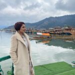Vishavpreet Kaur Instagram - Sukoon 💫🌟 . . #dallake #pashminna #actorslife #sukoon #lovemylife