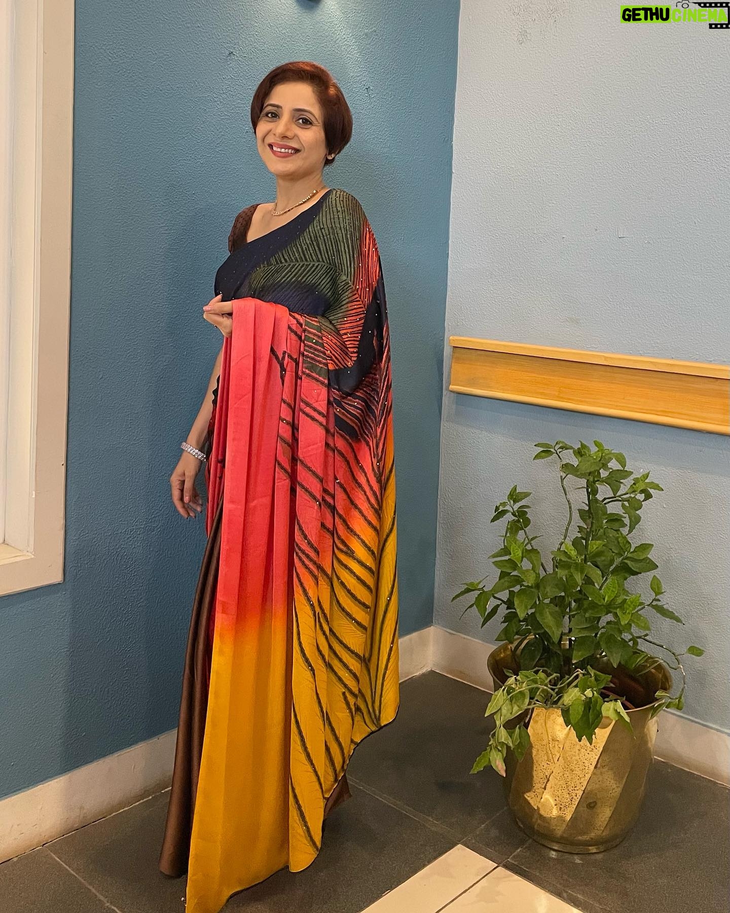 Vishavpreet Kaur Instagram - Glad to be part of radha Mohan ….. @studiolsd_ . . #radhamohan #zeetv