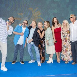 Vittoria Belvedere Instagram - GRAZIE a tutti @premiotroisi @massimiliano.cavaleri @massimilianobruno2020 @sara_baccarini @enzinoiacchetti @la_andreozzi_official @clarissamarchese @chezmoi_atelier