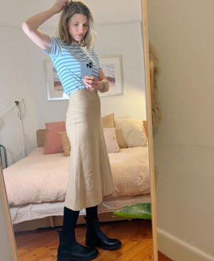 Viva Bianca Instagram - Playing dress-ups with this preloved @gerarddarel skirt while discovering that wearing a skirt with tights and boots is a great winter solution when comfort plus sizzle is your goal (seriously what have I been doing in jeans all winter???) ✊🏼

K let’s be real. Do we love or hate this skirt? And which combo is your fave?

#preloved #prelovedstyle #style #styleinspiration #winterstyle #mumlife #momlife #melbournestyle