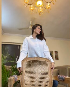 Vivana Singh Instagram - What an exclusive piece of art this teekwood frame chair with cane is ⭐️♥️. Just love the elegant style n the traditional charm of this gorgeous artwork . 

Enhance your home with only n only @bluedotdesignn . 

#insta #instagram #furniture #furnituredesign #exclusive #impressive #french #style #yet #veryindian  #explore #explorepage #bluedotdesignn #must #have #enhance #your #home