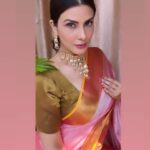 Vivana Singh Instagram - Wearing : @hutsandlooms Love this saree’s fabric n the symphony of the Colors . #insta #instalike #instagram #explore #explorepage✨ #exploremore #pics #saree #foryou #indian #indiaattire #vivana #vivanasingh #hutsandlooms #collab #collaboration #collaborate