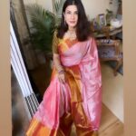Vivana Singh Instagram - Wearing : @hutsandlooms Love this saree’s fabric n the symphony of the Colors . #insta #instalike #instagram #explore #explorepage✨ #exploremore #pics #saree #foryou #indian #indiaattire #vivana #vivanasingh #hutsandlooms #collab #collaboration #collaborate