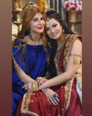 Vivana Singh Instagram - Queens of Magadh 🫅🫅🫅🫅

Keep watching Prachand Ashok @colorstv 

#instagram #instagood #instalike #colorstv #prachand #ashok #telivision #vivana #vivanaasdiana #explore #explorepage #exploremore #actor #actorslife #♥️ #🧿
