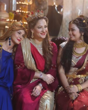 Vivana Singh Instagram - Queens of Magadh 🫅🫅🫅🫅

Keep watching Prachand Ashok @colorstv 

#instagram #instagood #instalike #colorstv #prachand #ashok #telivision #vivana #vivanaasdiana #explore #explorepage #exploremore #actor #actorslife #♥️ #🧿