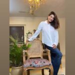 Vivana Singh Instagram - What an exclusive piece of art this teekwood frame chair with cane is ⭐️♥️. Just love the elegant style n the traditional charm of this gorgeous artwork . Enhance your home with only n only @bluedotdesignn . #insta #instagram #furniture #furnituredesign #exclusive #impressive #french #style #yet #veryindian #explore #explorepage #bluedotdesignn #must #have #enhance #your #home
