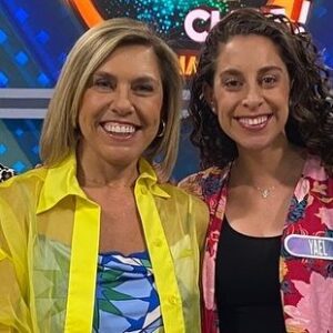 Vivi Kreutzberger Instagram - Hoy cumplen un año más mis Mellis!! Pero no es un año más cualquiera, @ynumhauser está a punto de convertirse en mamá.. Y POR PARTIDA DOBLE!! Y @niconumhauser cumplirá el sueño de casarse lo que hasta hace muy poco no podía…
GRAN AÑO PARA AMBAS!! Como mamá saber que son felices, logran sueños y son maravillosas personas es lo máximo que se puede pedir!! Las amo con locura y seguiremos en este camino siempre juntas!! 💋#happy #happybirthday #felicidad #felicidadesmamá #hijas #soyfeliz #grandía