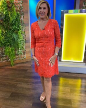 Vivi Kreutzberger Instagram - Cuál es tu look @eleganza_showroom favorito? 1, 2, 3 o 4? 
@vivikreutzberger 
 
 
 
 
#ropamujerchile #tvchilena #masviviquenunca #vivikreutzberger #televisionchilena #tvnchile #eleganzashowroom #chilevision #vestidoschile #enteritosmujer #enteritoschile #casacostanera #zarachile #zapatillaschile #modasantiago #modachilena #ventasconce #sanpedrodelapaz #magallaneschile #ventascoquimbo #laserenagolf #lobarnechea #lostrapenses #altolascondes #portalladehesa